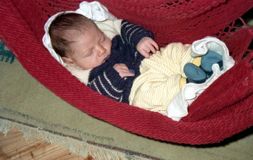Ruhemöglichkeit in einer Hängematte für betroffene Säuglinge